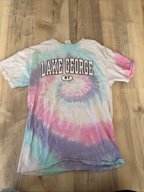 size medium soft oversized Lake George T-shirt